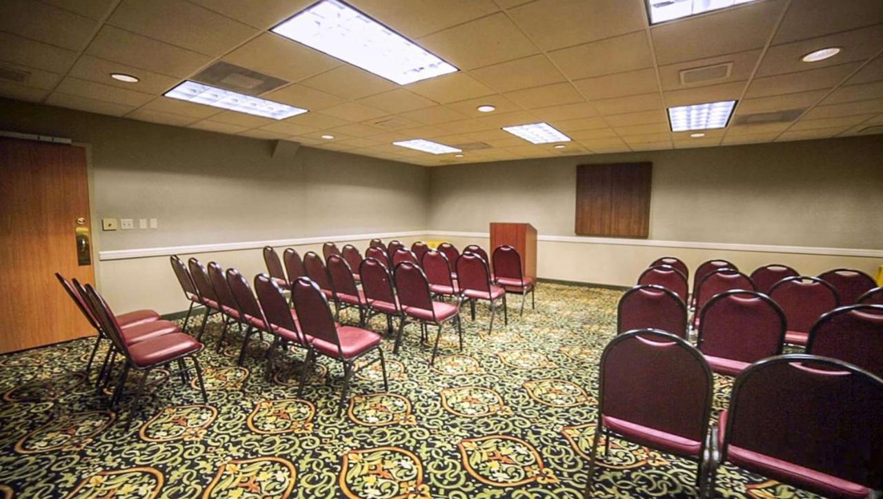 Magnuson Grand & Conference Center Somerset-Bridgewater エクステリア 写真