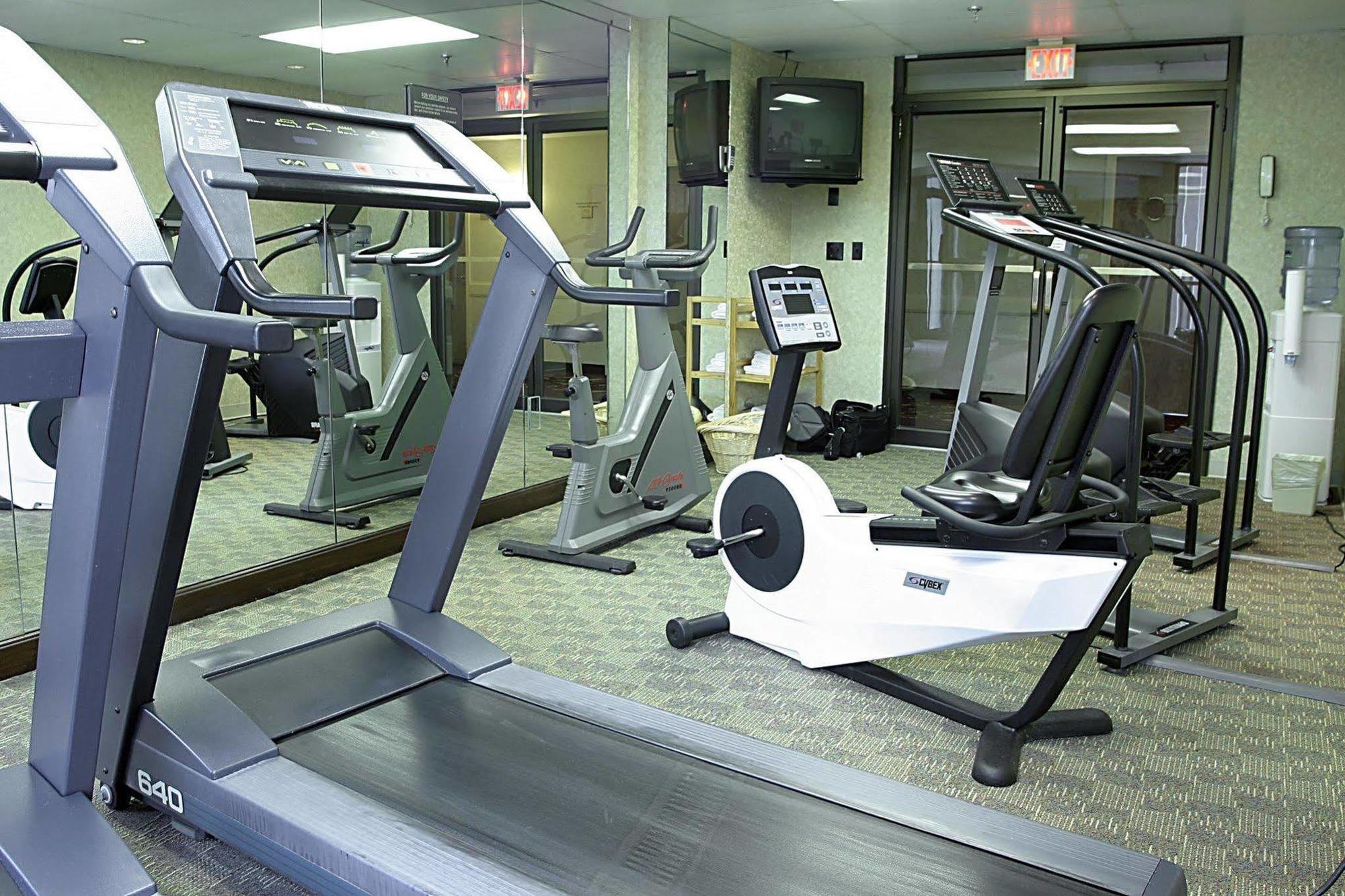 Magnuson Grand & Conference Center Somerset-Bridgewater エクステリア 写真