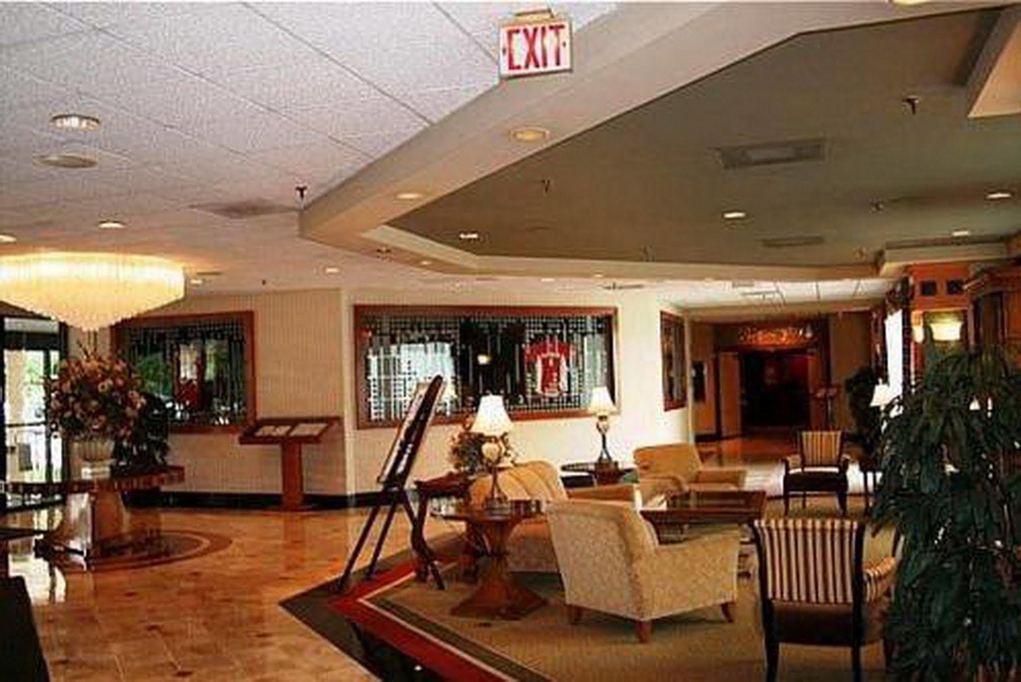 Magnuson Grand & Conference Center Somerset-Bridgewater エクステリア 写真