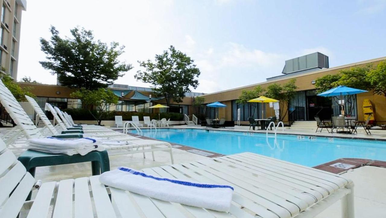 Magnuson Grand & Conference Center Somerset-Bridgewater エクステリア 写真