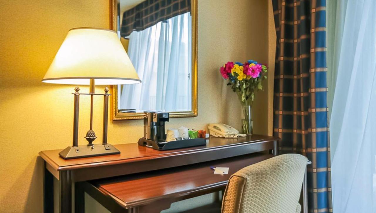 Magnuson Grand & Conference Center Somerset-Bridgewater エクステリア 写真